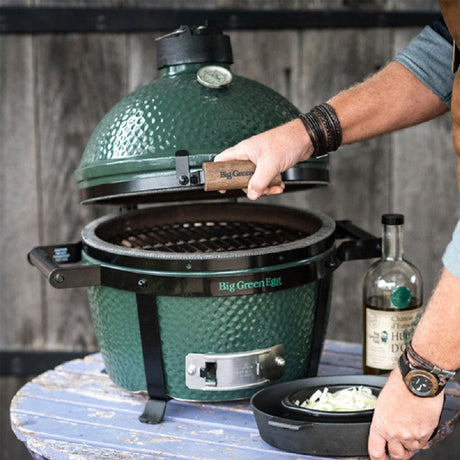 SHOP -OUTDOORS / BBQ's / Big Green Egg BBQ & Accessories